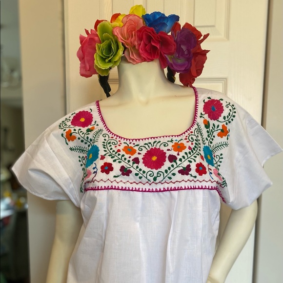 🇲🇽 NWT Traditional Mexican blouse. - Picture 1 of 16